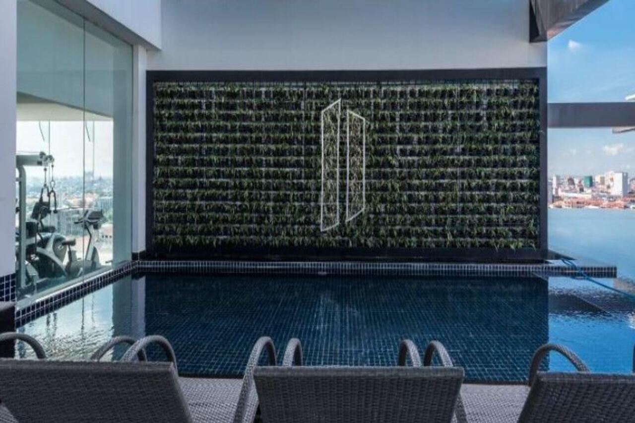 นากี สวีท แอท ซิลเวอร์ทาวน์ Hotel พนมเปญ ภายนอก รูปภาพ