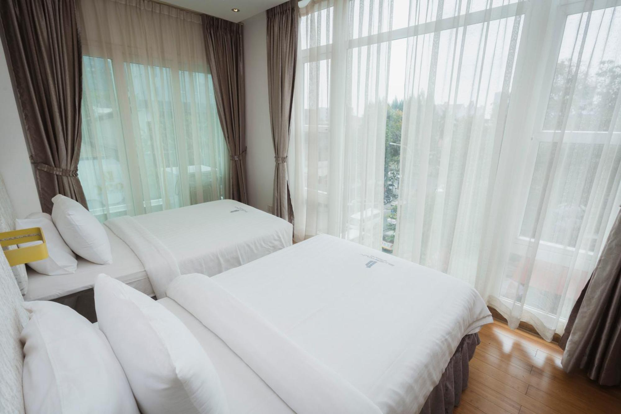 นากี สวีท แอท ซิลเวอร์ทาวน์ Hotel พนมเปญ ภายนอก รูปภาพ