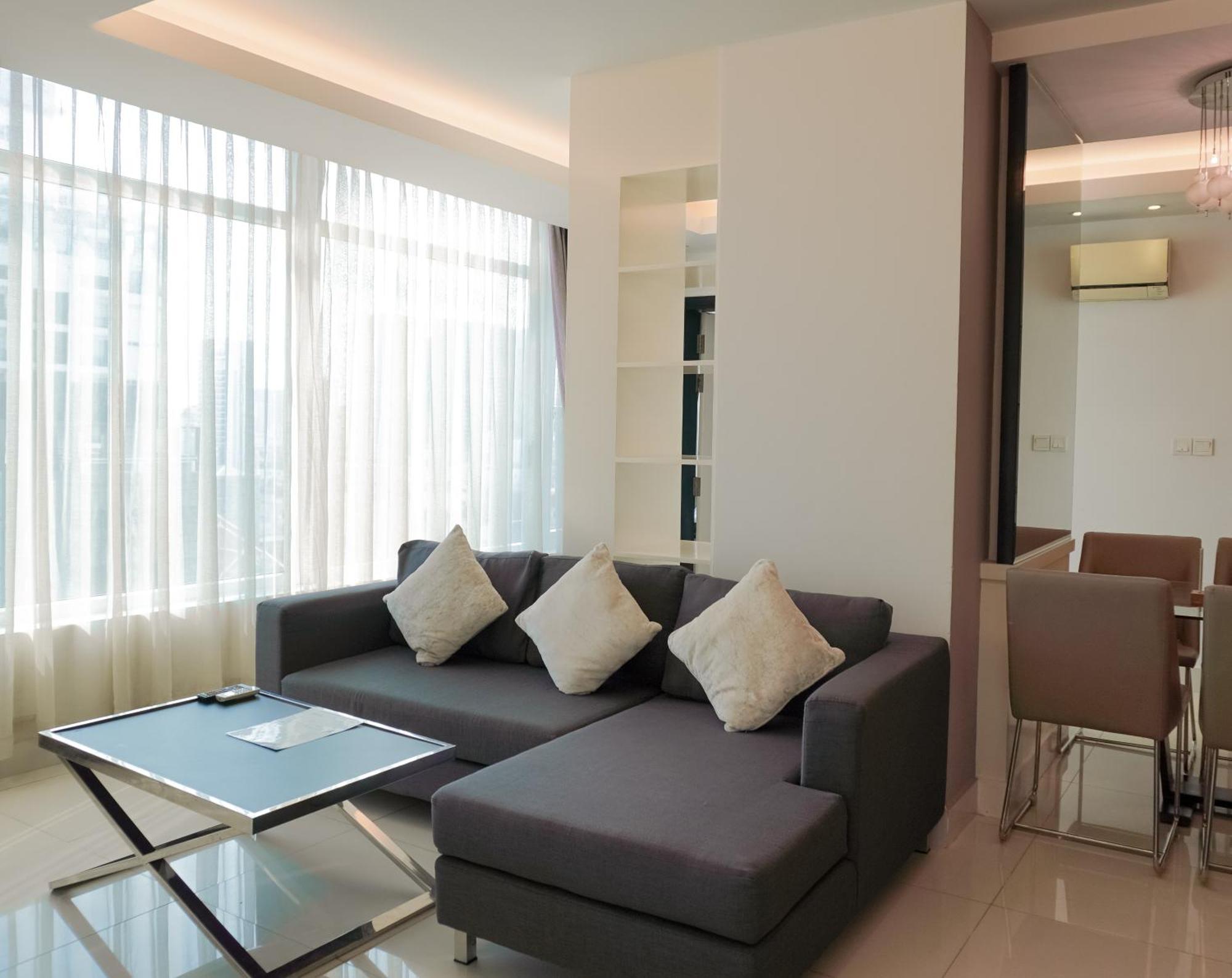 นากี สวีท แอท ซิลเวอร์ทาวน์ Hotel พนมเปญ ภายนอก รูปภาพ