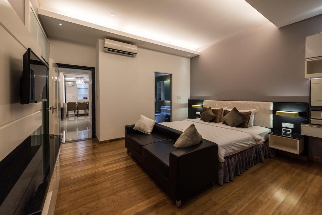 นากี สวีท แอท ซิลเวอร์ทาวน์ Hotel พนมเปญ ภายนอก รูปภาพ